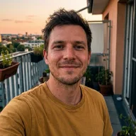 Lukas T.