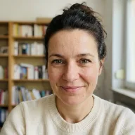 Sandra V.